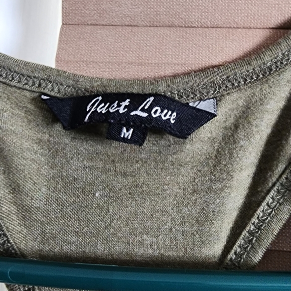 Women's Just Love Green TShirt type SleeveLess and Green. Size M Used - Picture 2 of 4